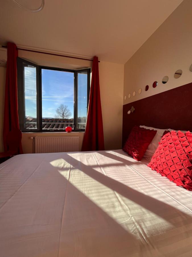 Le Vinois Hotel Caillac Exterior photo